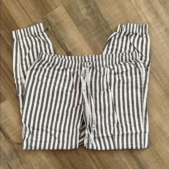 Victoria's Secret Other - Victoria’s Secret striped pj bottoms
